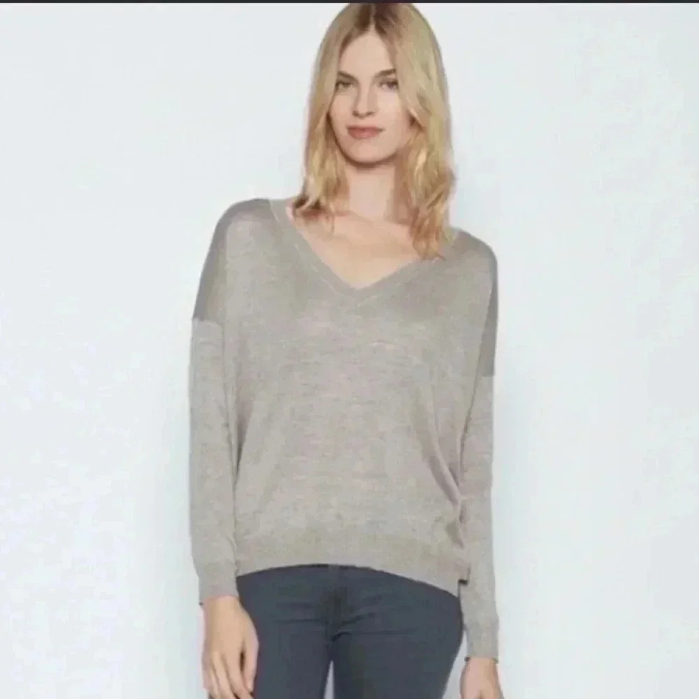 Joie Calee V-Neck Knit Sweater in Beige/Gold Size S